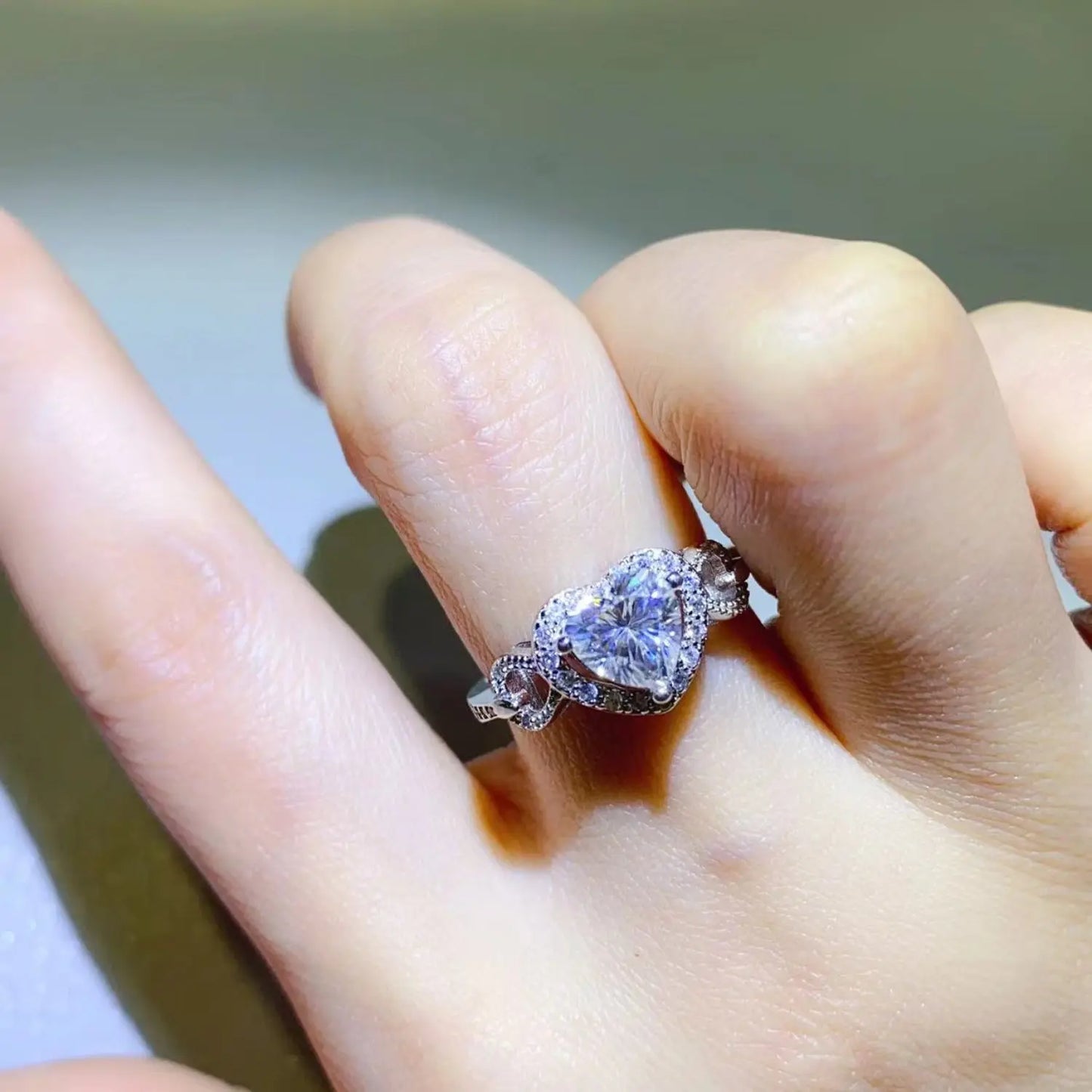 1 Carat Moissanite 925 Sterling Silver Ring - GlossiChic Collection Silver / 4.5 GlossiChic Collection jewelry