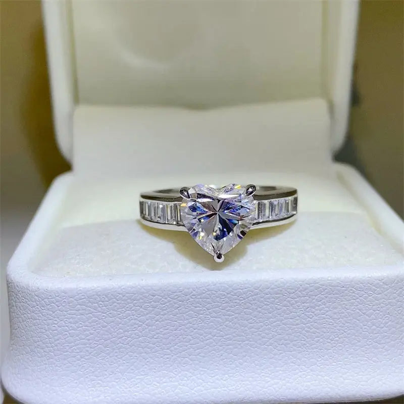 3 Carat Moissanite 925 Sterling Silver Ring - GlossiChic Collection Silver / 5 GlossiChic Collection jewelry