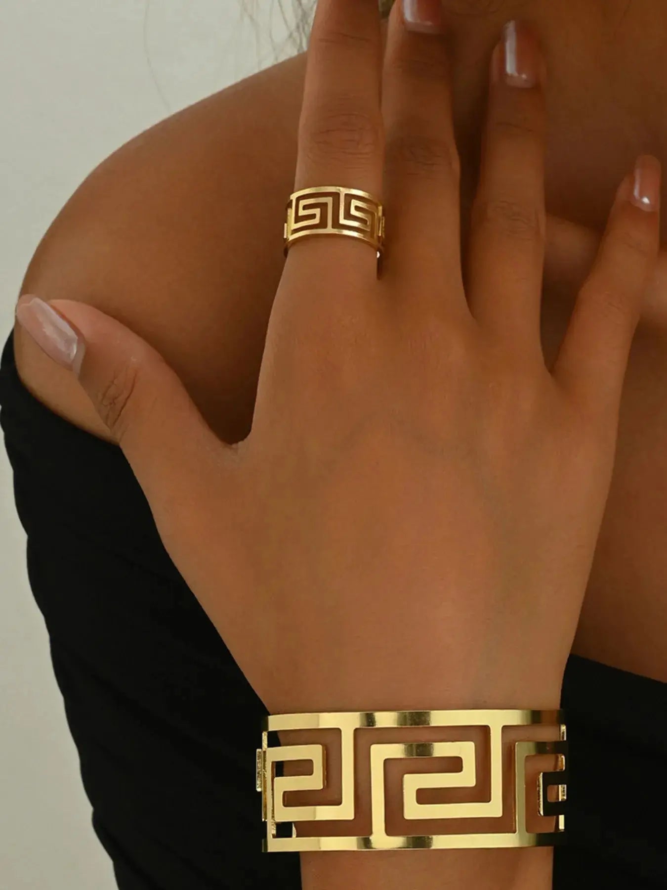 18K Gold - Plated Stainless Steel Geometric Bracelet and Ring Jewelry Set - GlossiChic Collectionjewelry