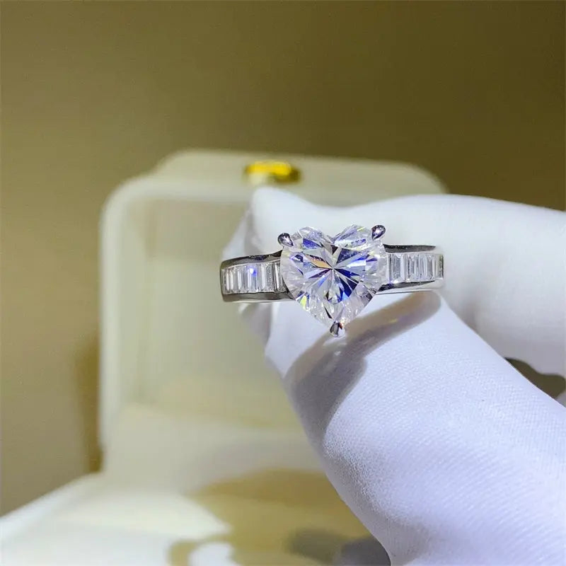 3 Carat Moissanite 925 Sterling Silver Ring - GlossiChic Collection Silver / 5 GlossiChic Collection jewelry