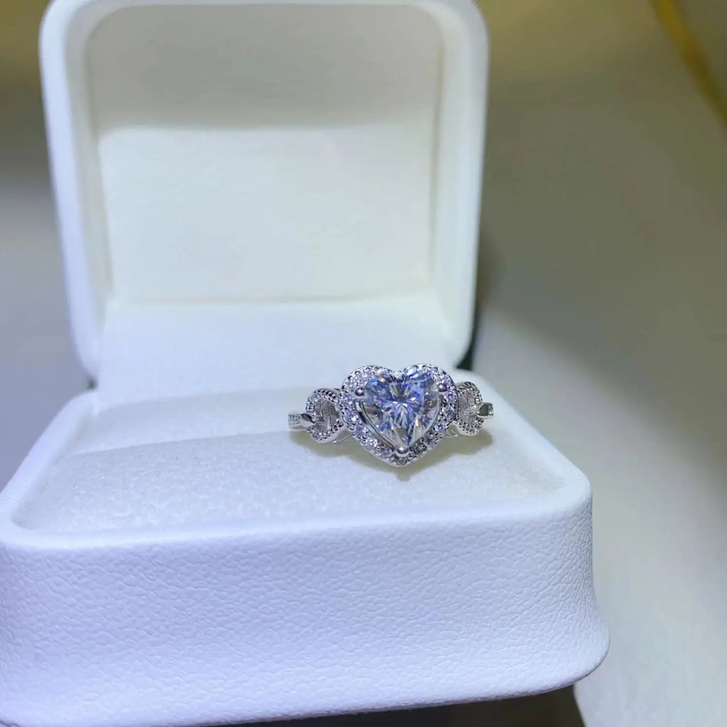 1 Carat Moissanite 925 Sterling Silver Ring - GlossiChic Collection Silver / 4.5 GlossiChic Collection jewelry