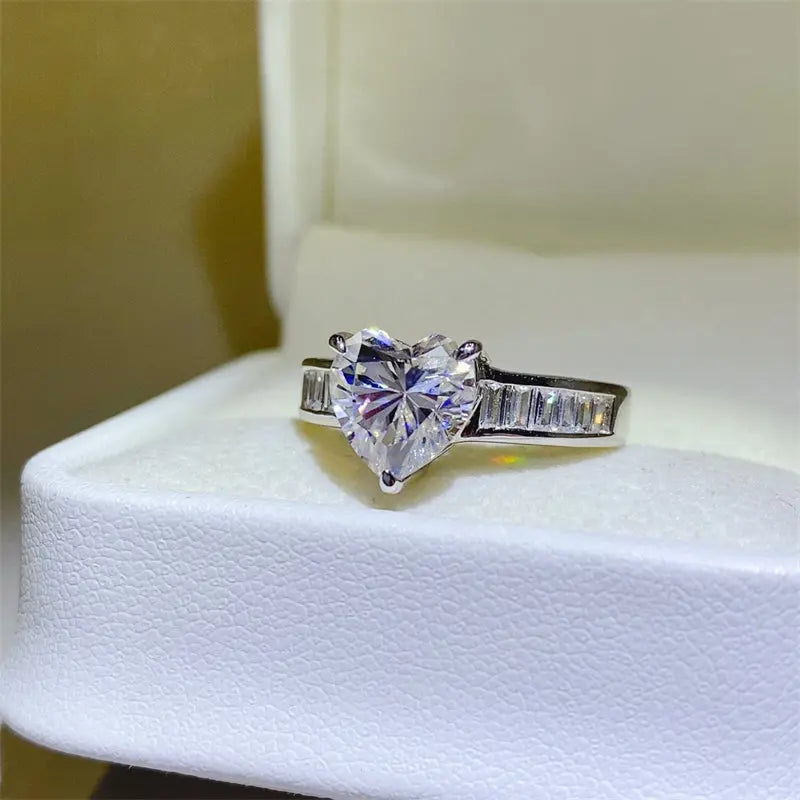 3 Carat Moissanite 925 Sterling Silver Ring - GlossiChic Collection Silver / 5 GlossiChic Collection jewelry