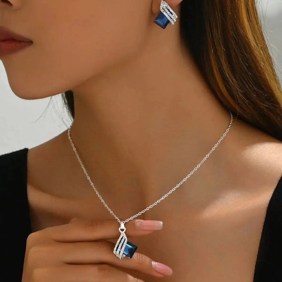 Stainless Steel Crystal Geometric Earrings and Necklace Jewelry Set - GlossiChic Collectionjewelry