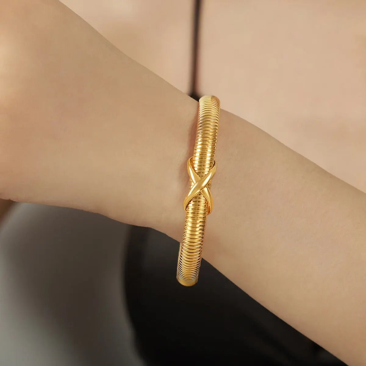 Titanium Steel Spring Shape Bracelet - GlossiChic CollectionBracelets