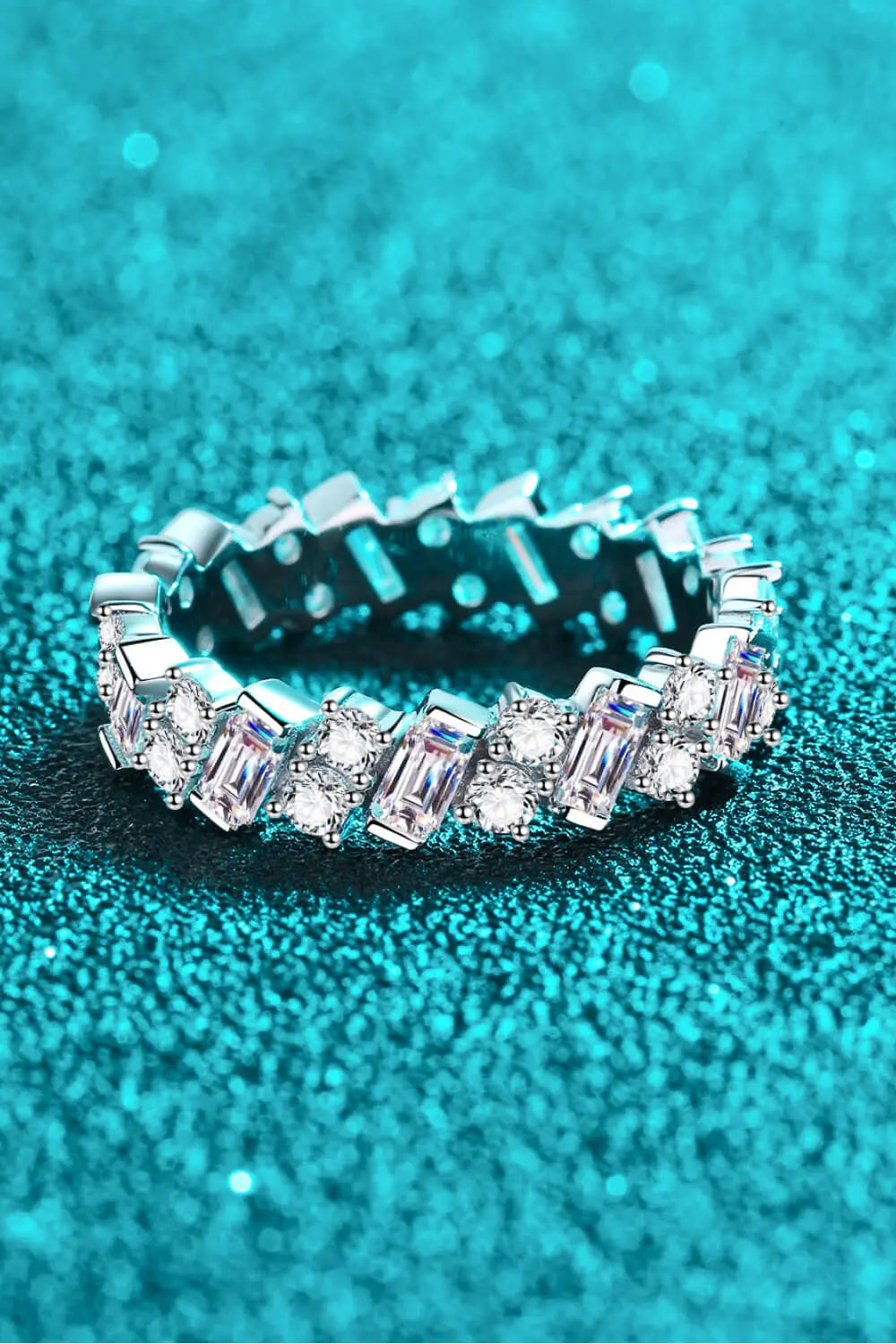 Chasing Love 925 Sterling Silver Moissanite Ring - GlossiChic Collection Silver / 4 GlossiChic Collection jewelry