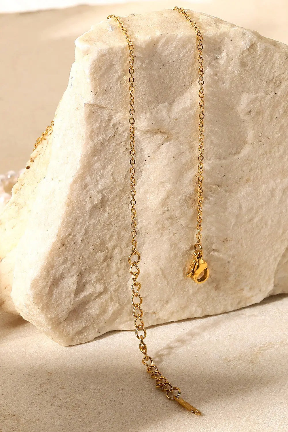 Pearl Hoop Link Pendant Necklace - GlossiChic Collection White/Gold / One Size GlossiChic Collection jewelry