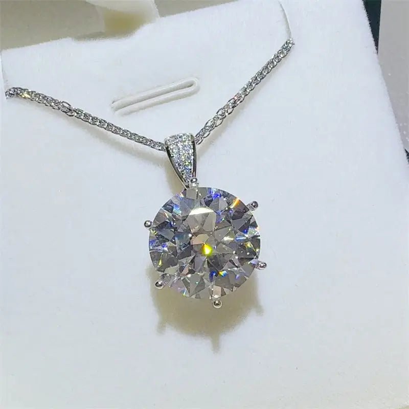 10 Carat Moissanite 925 Sterling Silver Pendant Necklace - GlossiChic Collectionjewelry