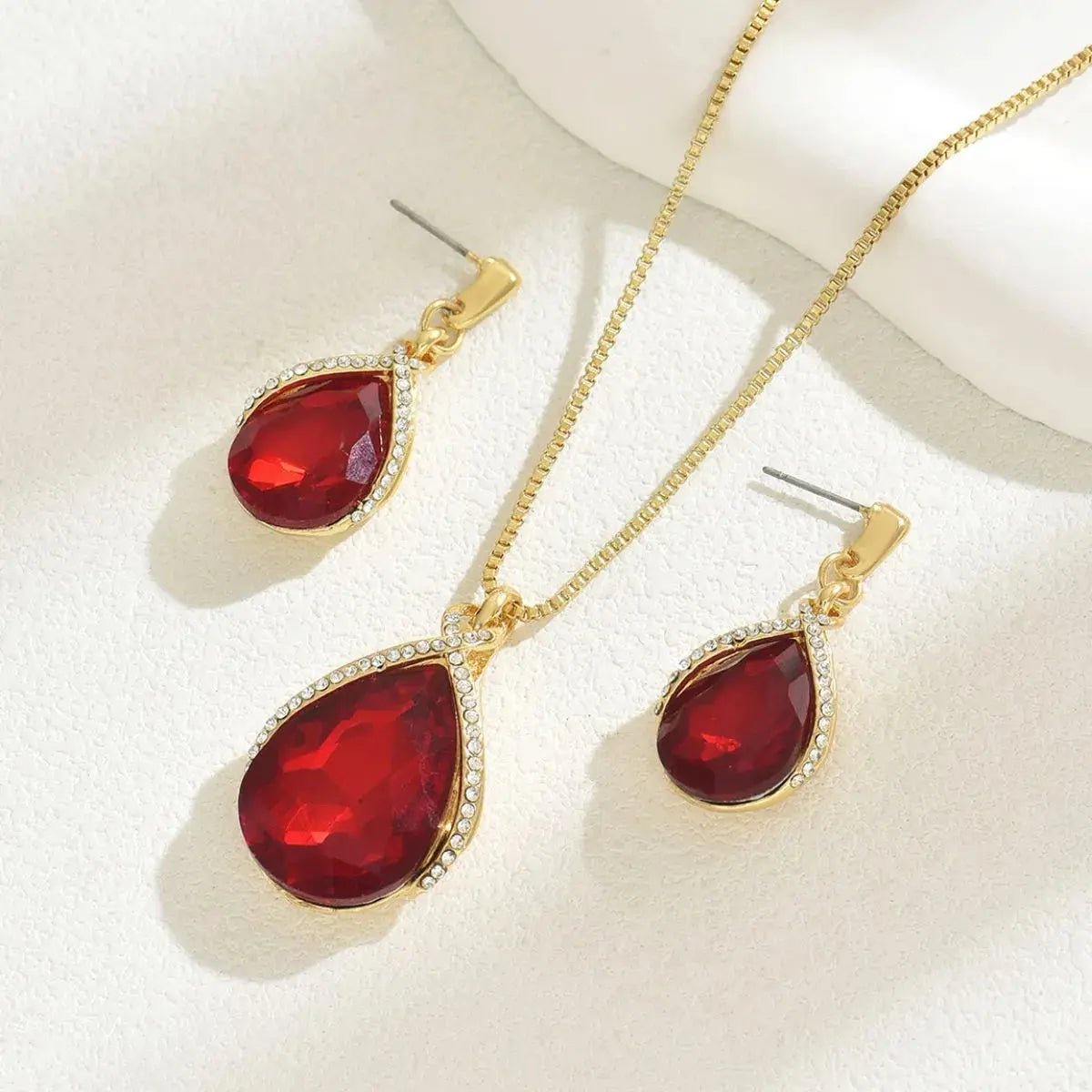 18K Gold - Plated Rhinestone Teardrop Necklace and Earrings Jewelry Set - GlossiChic Collectionjewelry