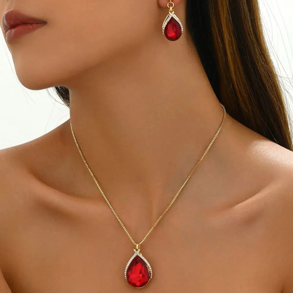 18K Gold - Plated Rhinestone Teardrop Necklace and Earrings Jewelry Set - GlossiChic Collectionjewelry