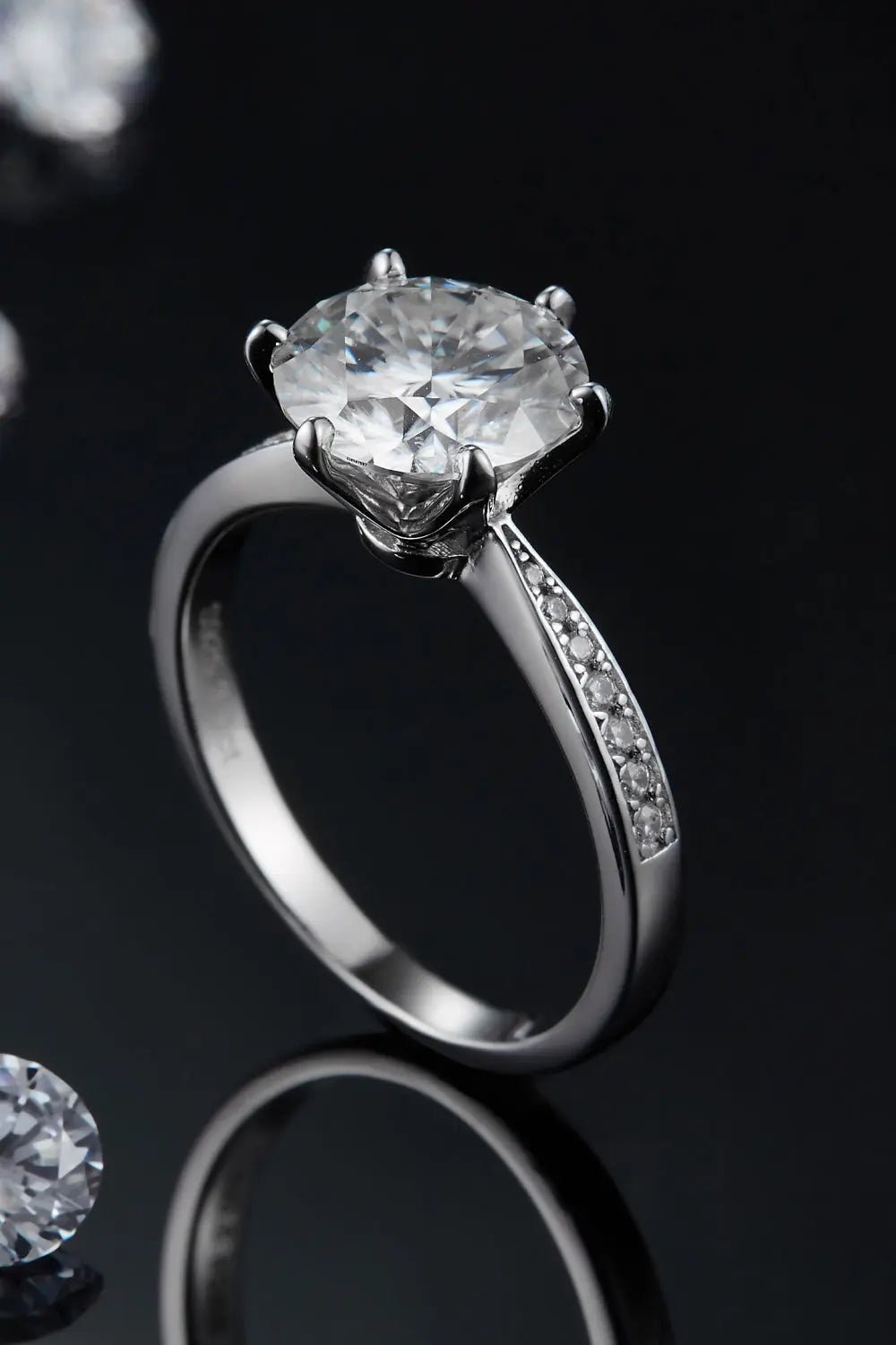 3 Carat Moissanite Side Stone Ring - GlossiChic Collectionjewelry