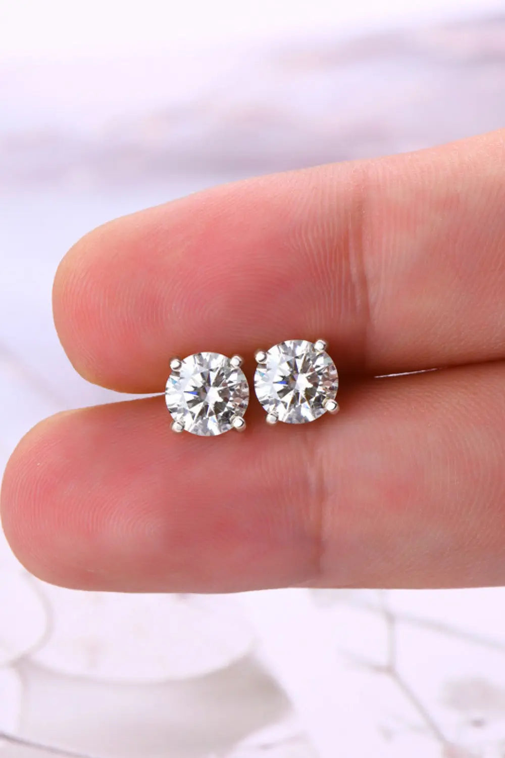 2 Carat Moissanite 925 Sterling Silver Stud Earrings - GlossiChic Collection