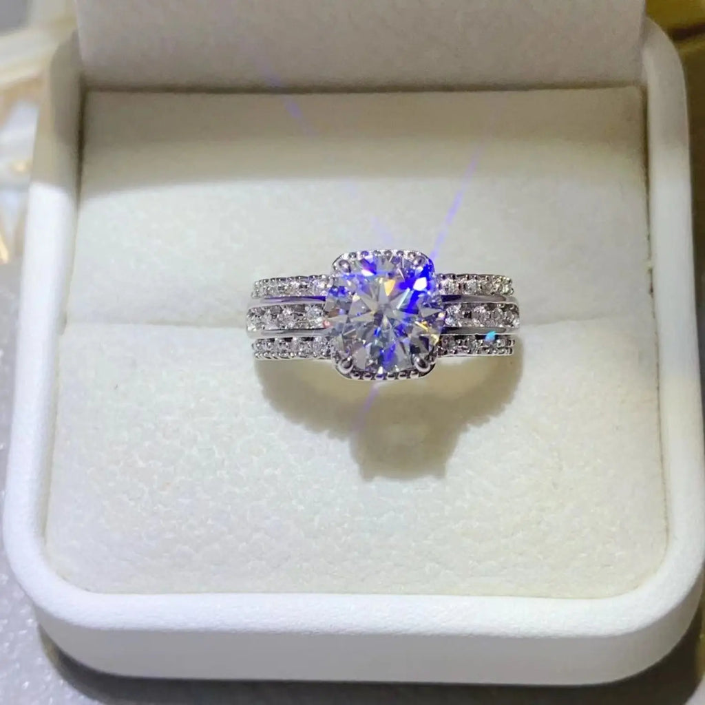 2 Carat Moissanite 925 Sterling Silver Ring - GlossiChic Collection Silver / 4.5 GlossiChic Collection jewelry