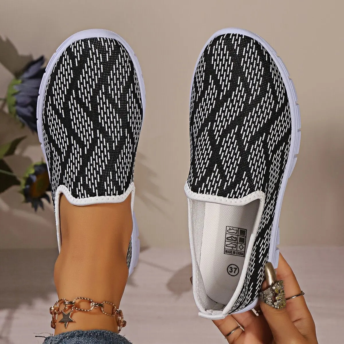 Round Toe Flat Slip-Ons Trendsi