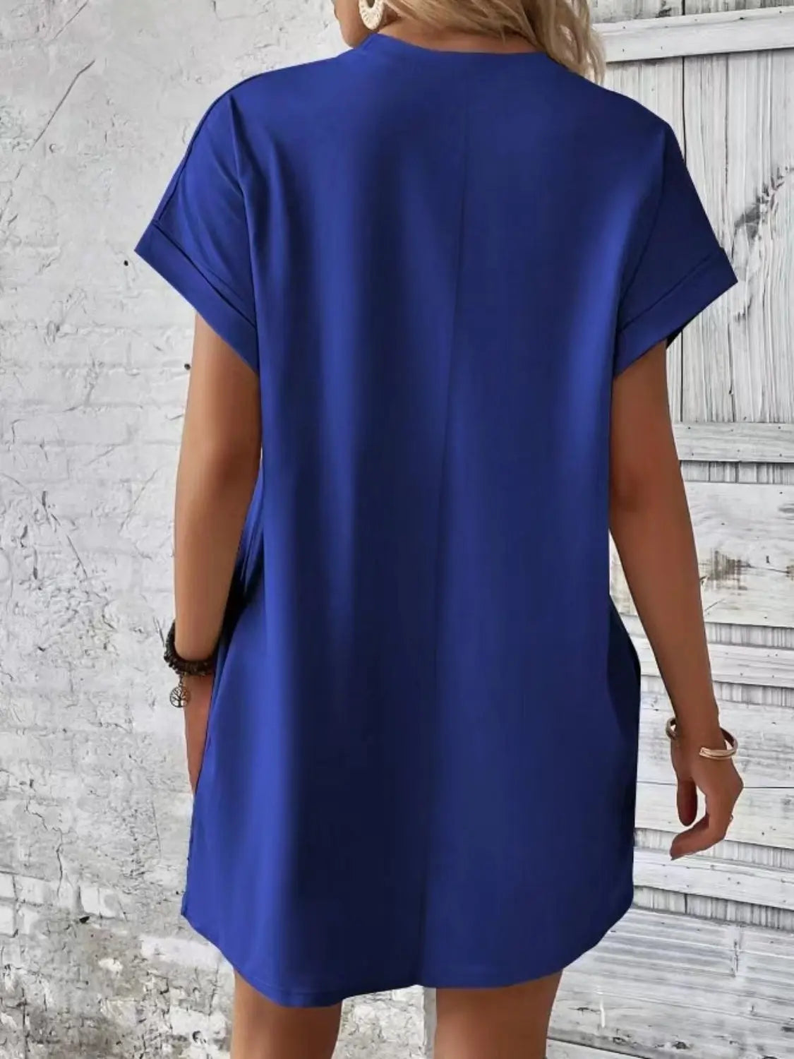 Pocketed Round Neck Short Sleeve Dress Trendsi