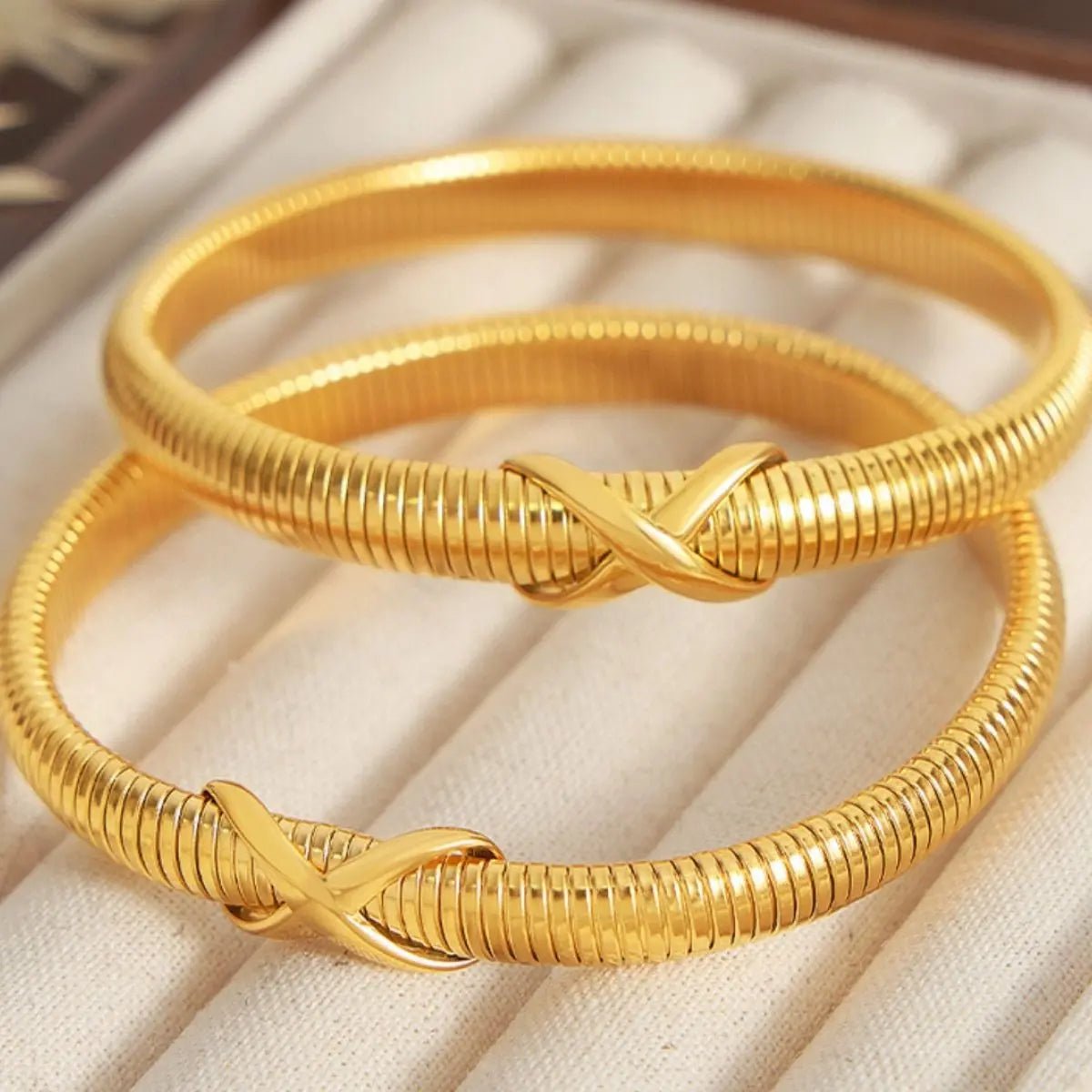 Titanium Steel Spring Shape Bracelet - GlossiChic CollectionBracelets