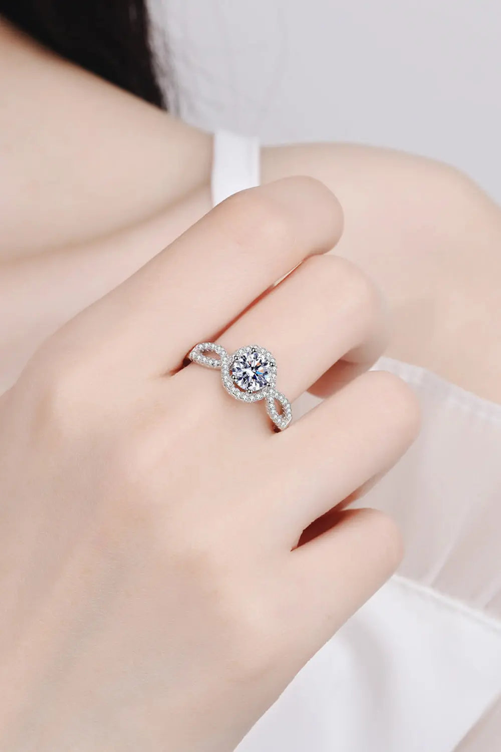 Feel The Joy 925 Sterling Silver Moissanite Ring - GlossiChic Collection