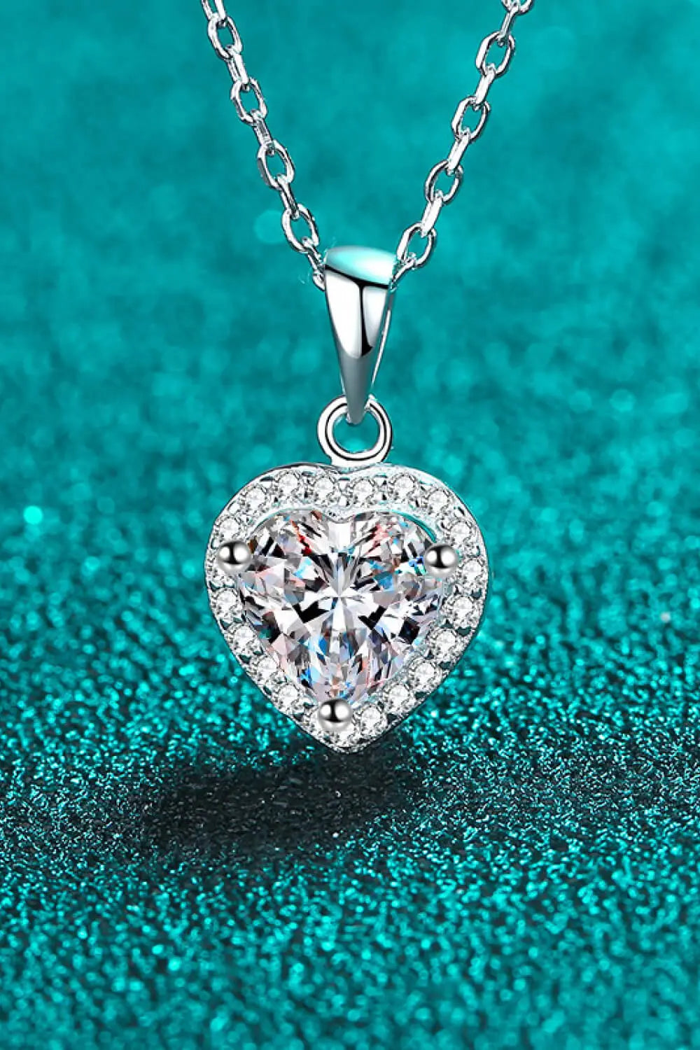 1 Carat Moissanite Heart Pendant Chain Necklace - GlossiChic Collection Silver / One Size GlossiChic Collection jewelry