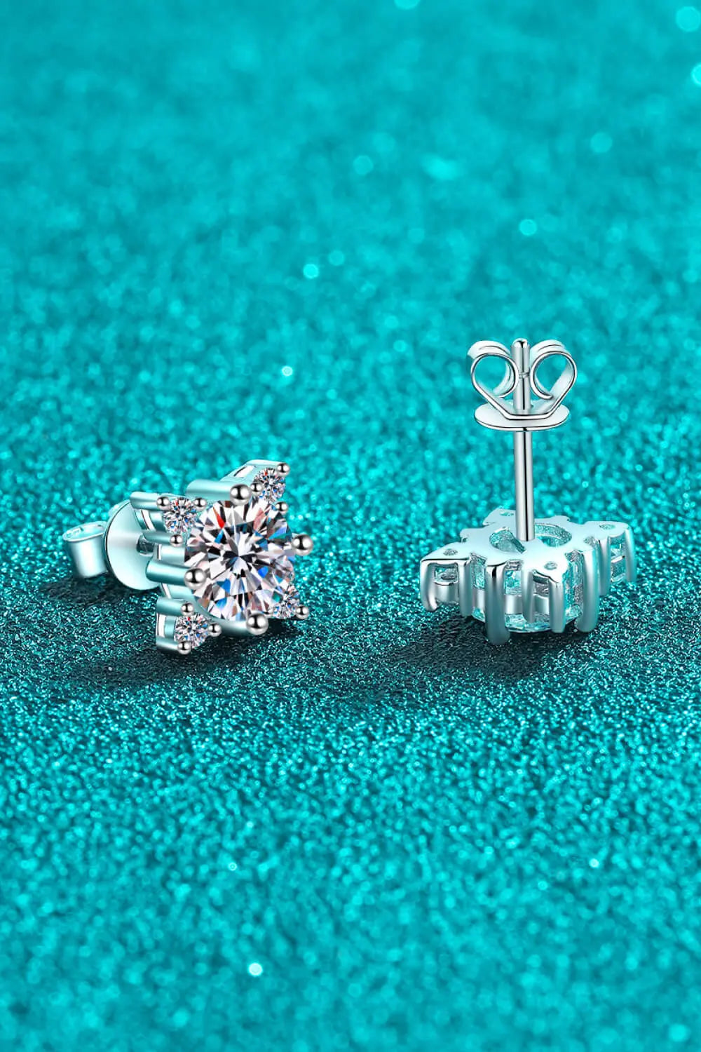 Four Leaf Clover 2 Carat Moissanite Stud Earrings - GlossiChic Collection