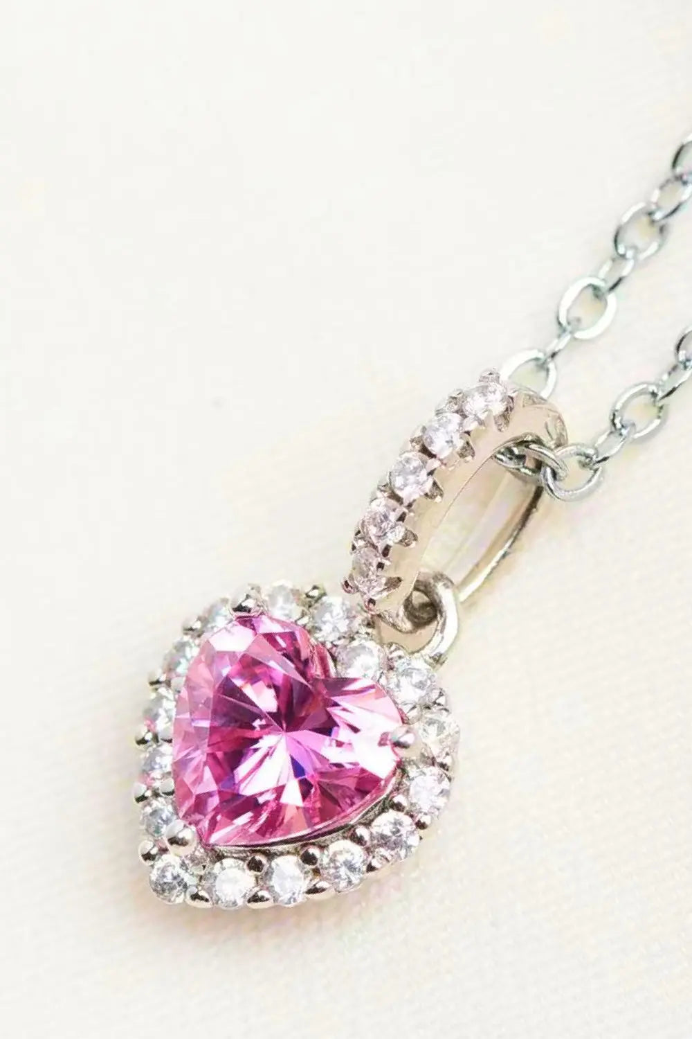 1 Carat Moissanite Heart Pendant Necklace - GlossiChic Collection Heart / One Size GlossiChic Collection jewelry