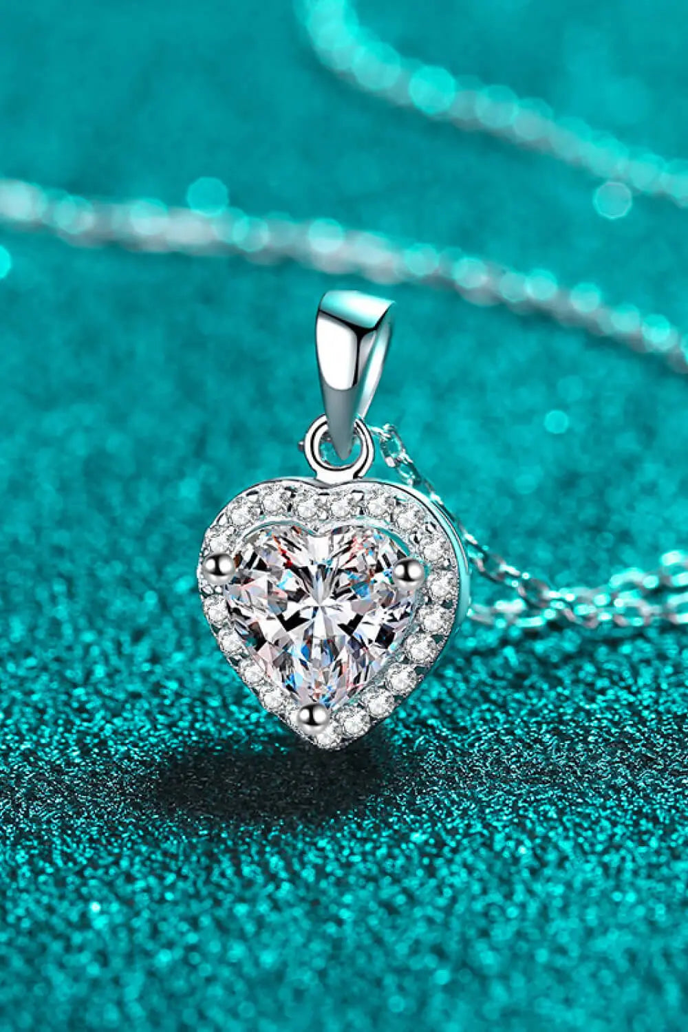 1 Carat Moissanite Heart Pendant Chain Necklace - GlossiChic Collection